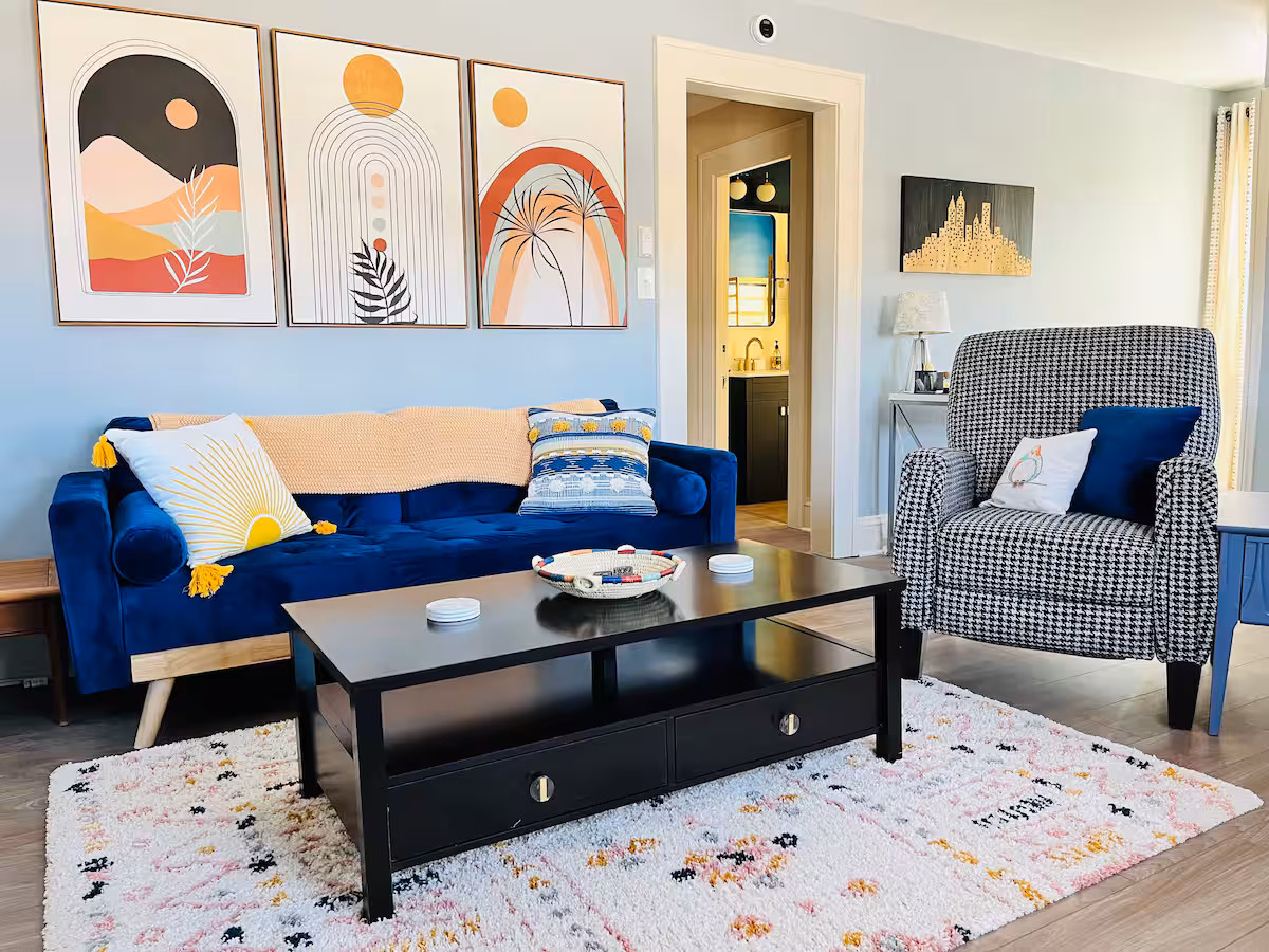 Quaint Mid-Century Flat